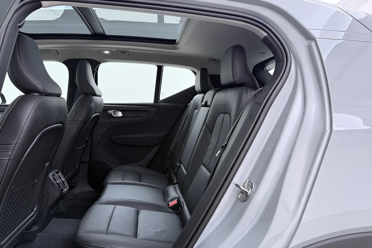 2.0 B4 Plus Black Edition | Uitklap Trekhaak | Panoramadak | Harman/Kardon | Digital Cockpit | CarPlay |