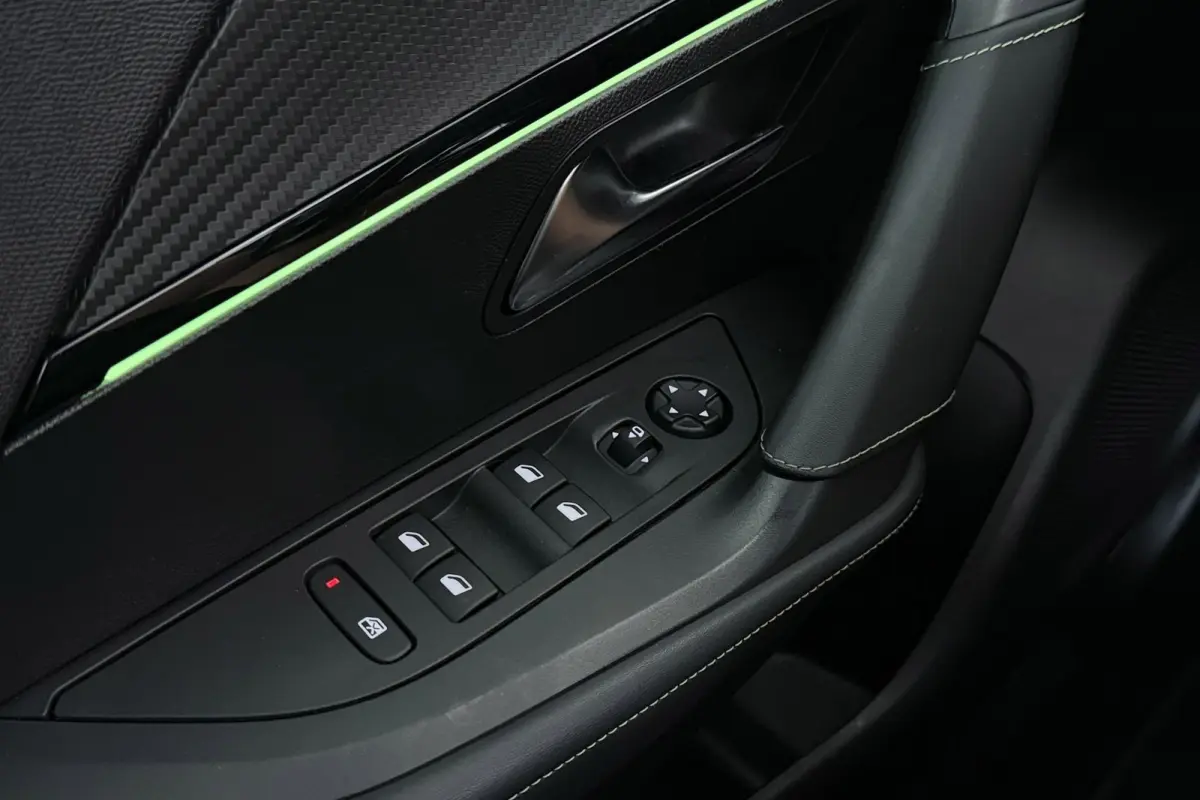 EV GT 50 kWh | 3-Fase | SOH 96,4%! | Camera | Digital Cockpit | Stoelverwarming | CarPlay | Breed Navi |