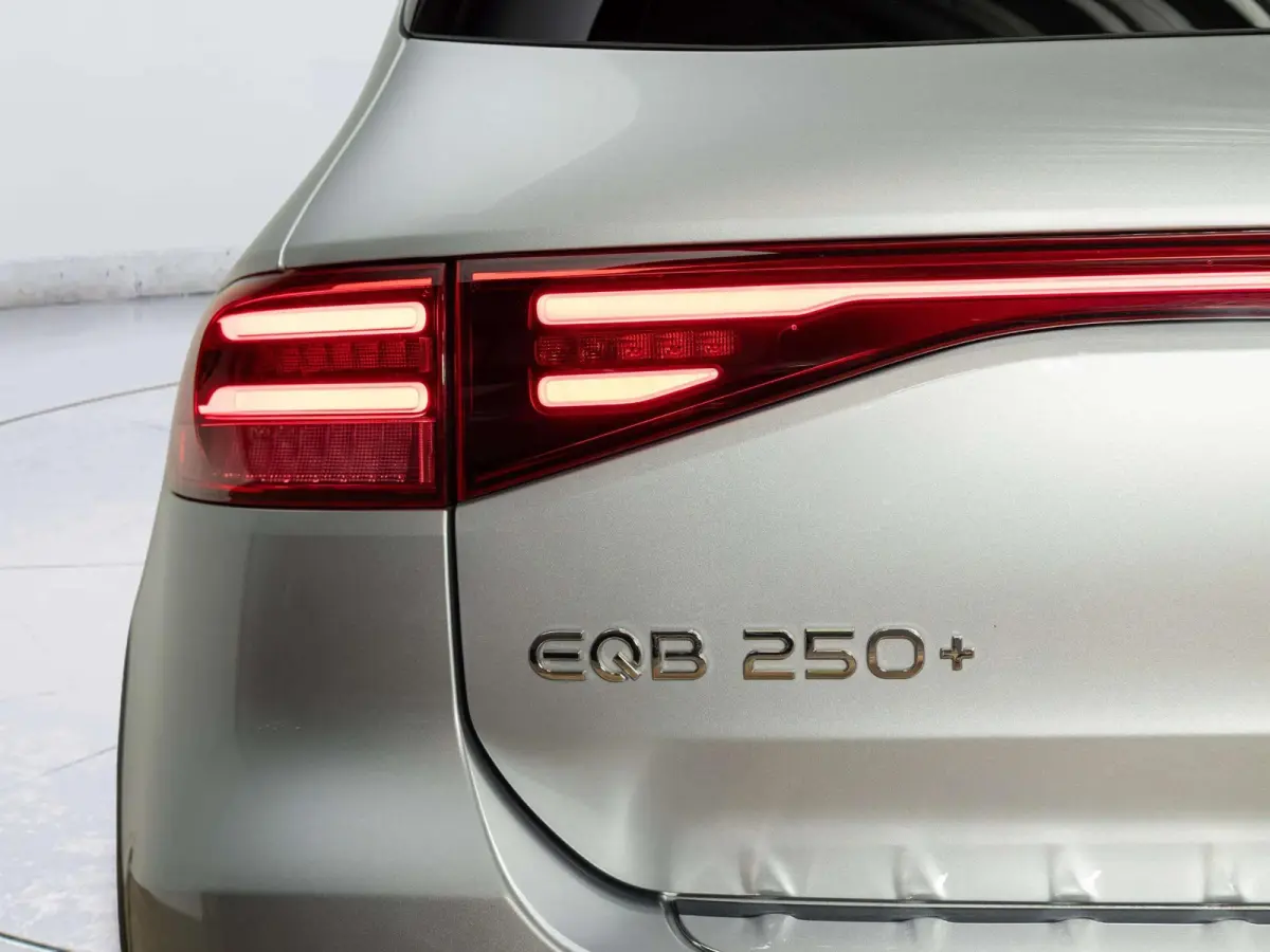 250+ AMG Line 71 kWh