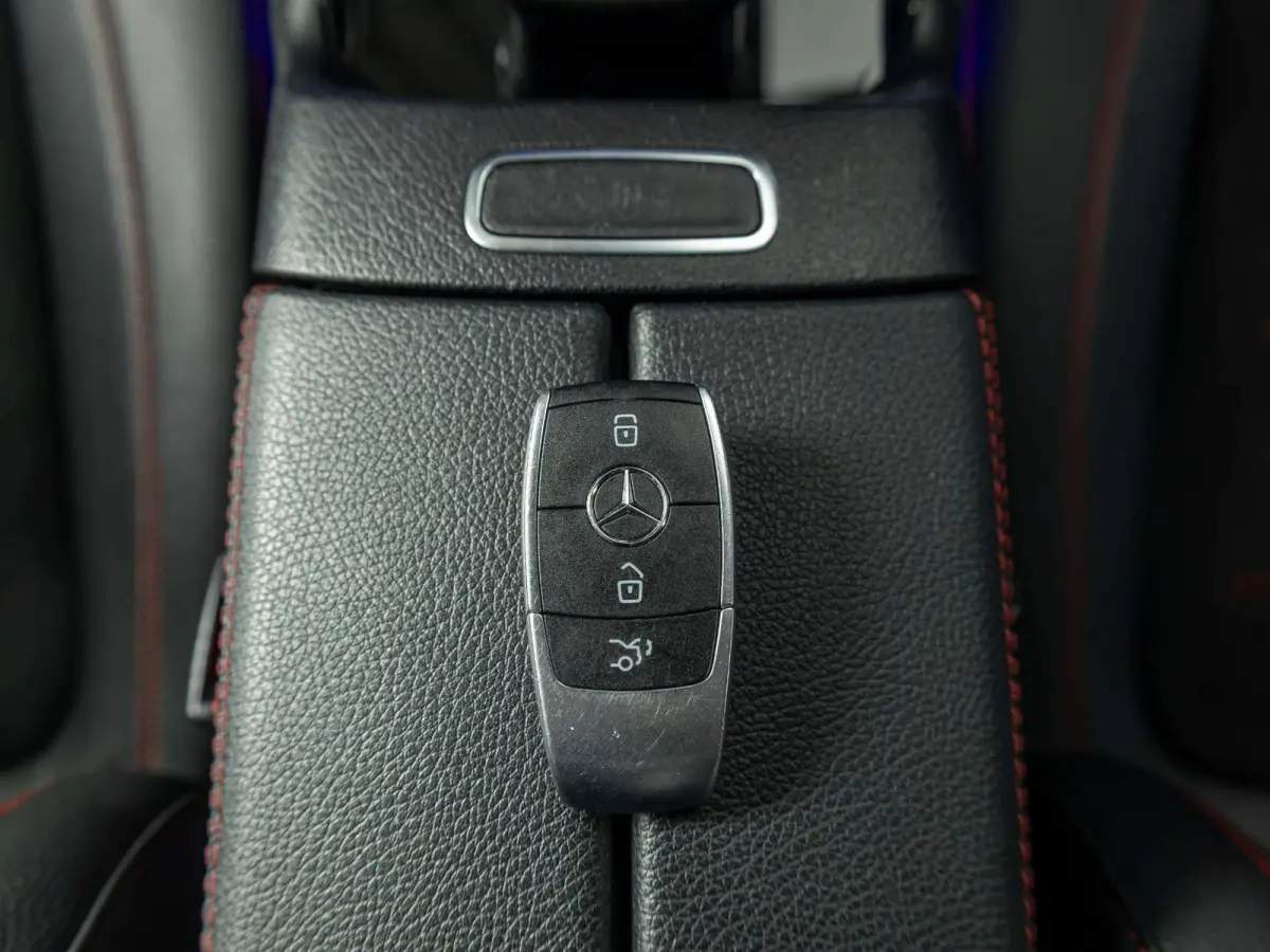 250 Business Solution AMG 67 kWh | Panorama dak | Trekhaak
