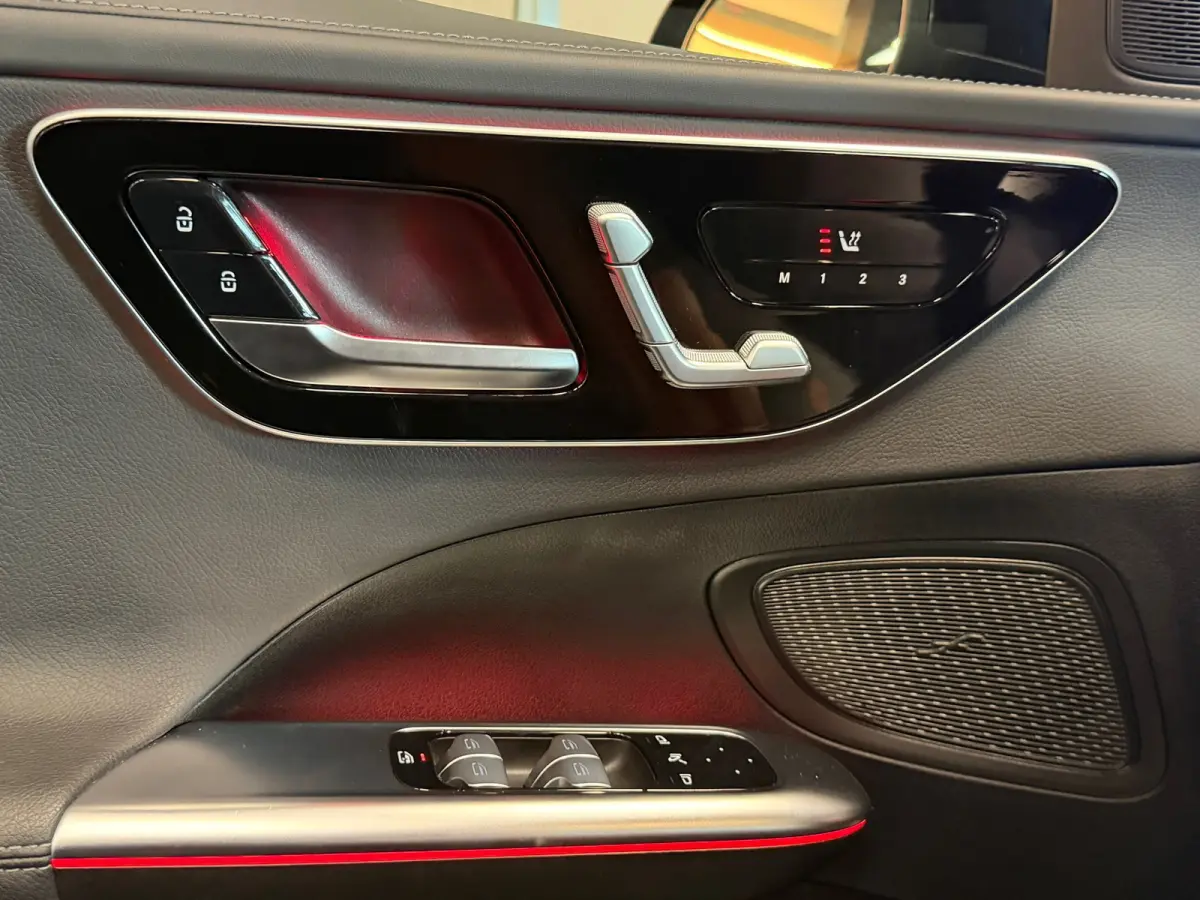 300 e AMG Night Pano Memory 360Cam. Head up