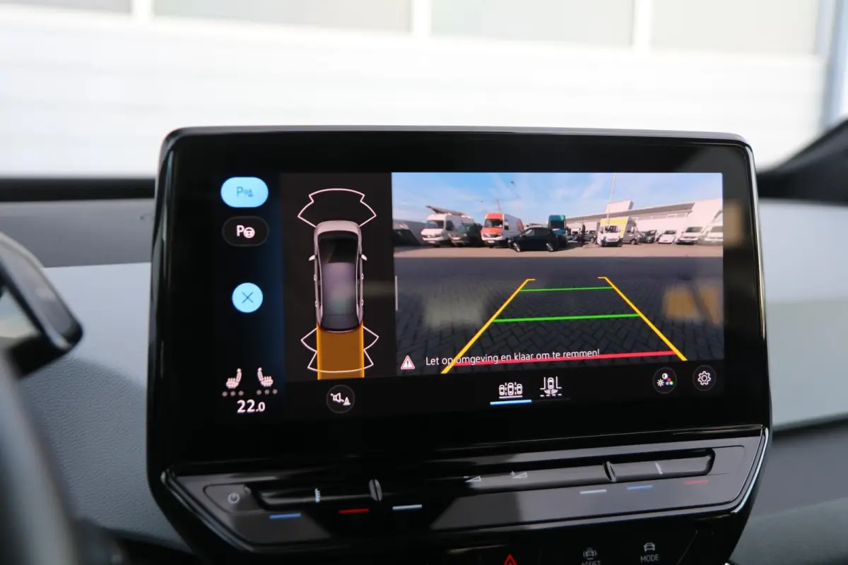 204pk Pro Edition Advantage 58 kWh | SoH 95% | Navigatie | Stoelverwarming | Achteruitrijcamera | App Connect