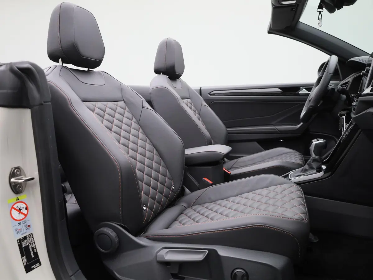 1.5 TSI R-Line 150 PK| Trekhaak Afneembaar | LEDER Interieur | Navigatie | Stoelverwarming | Stuurwielverwarming | Dodehoekdetectie | Achteruitrijcamera