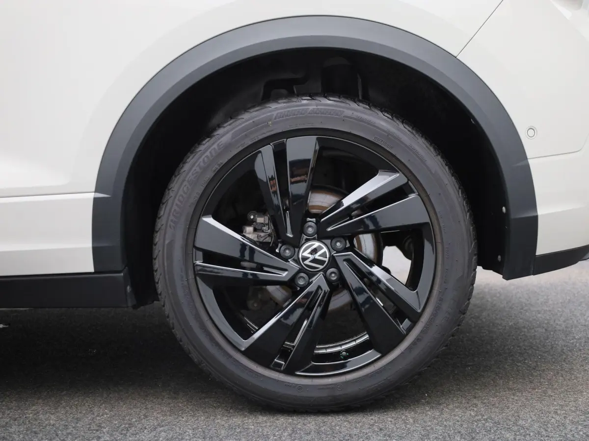 1.5 TSI R-Line 150 PK| Trekhaak Afneembaar | LEDER Interieur | Navigatie | Stoelverwarming | Stuurwielverwarming | Dodehoekdetectie | Achteruitrijcamera