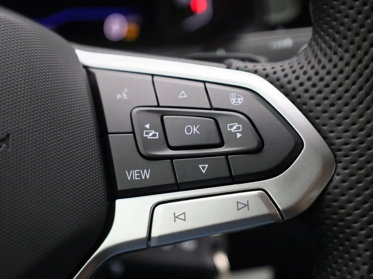 1.5 TSI R-Line 150 PK| Trekhaak Afneembaar | LEDER Interieur | Navigatie | Stoelverwarming | Stuurwielverwarming | Dodehoekdetectie | Achteruitrijcamera