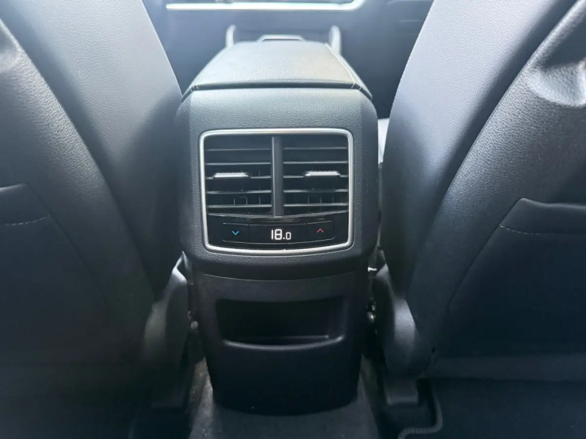1.6 T Hybrid GT-PlusLine | Panoramadak | 360° camera | Leder