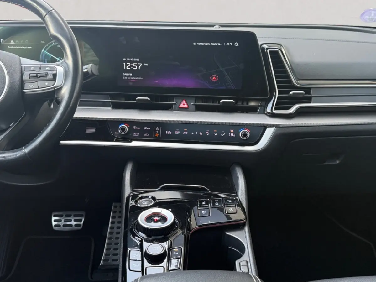 1.6 T Hybrid GT-PlusLine | Panoramadak | 360° camera | Leder