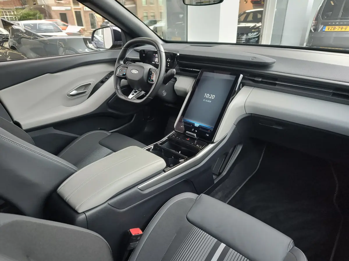 STANDARD RANGE RWD 52 kWh Massagestoel | Head-up Display | Adaptive Cruise | Google