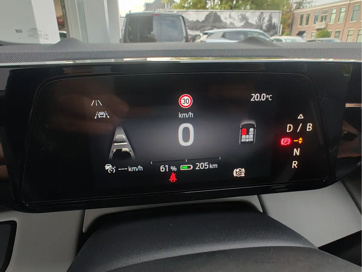STANDARD RANGE RWD 52 kWh Massagestoel | Head-up Display | Adaptive Cruise | Google