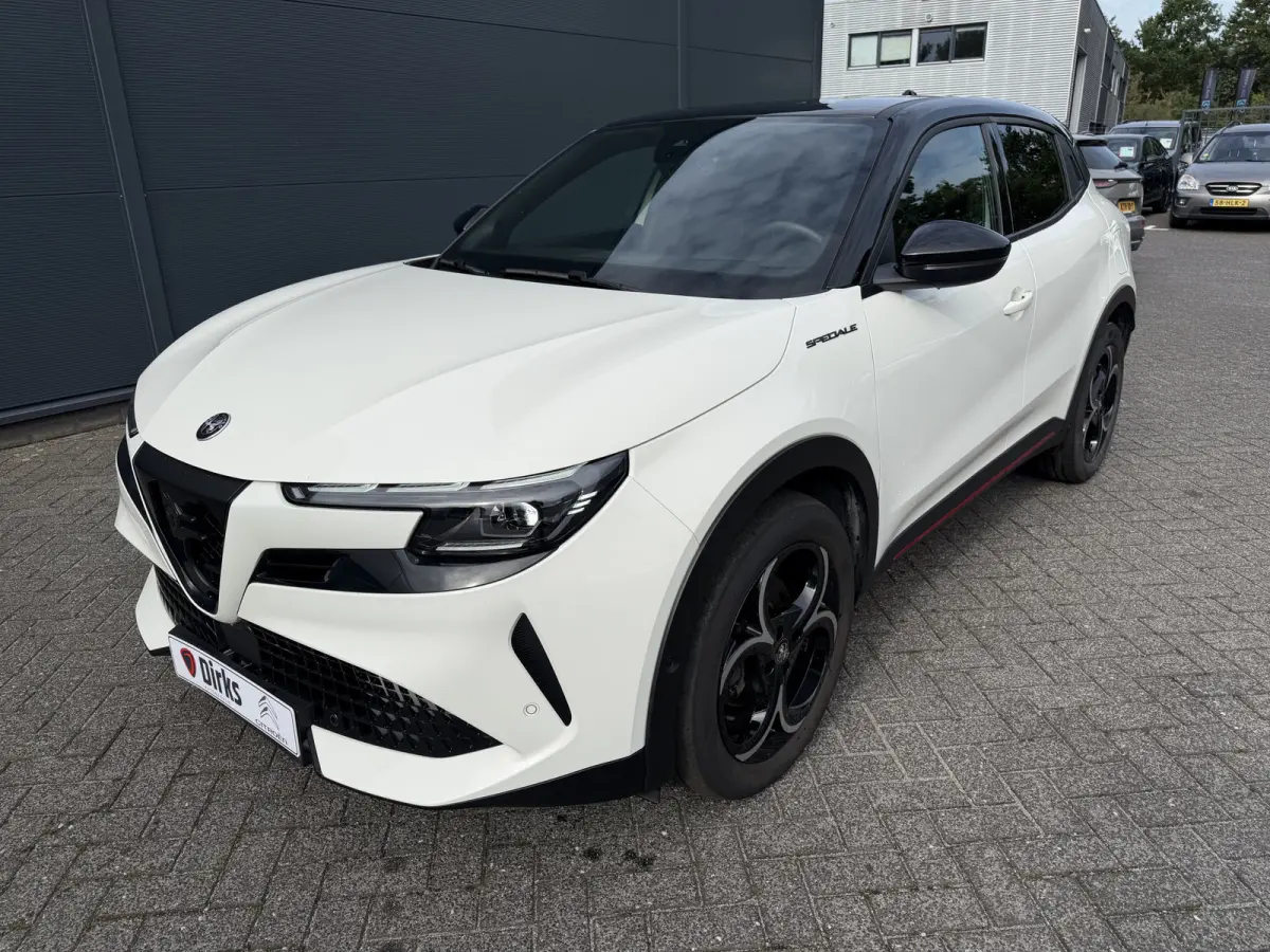1.2 Turbo Hybrid Ibrida Speciale (Elektrische Klep - LED - Keyless Entry - Parkeersensoren V+A - Stoelverwarming - Adaptieve Cruise Controle - Camera - 18")