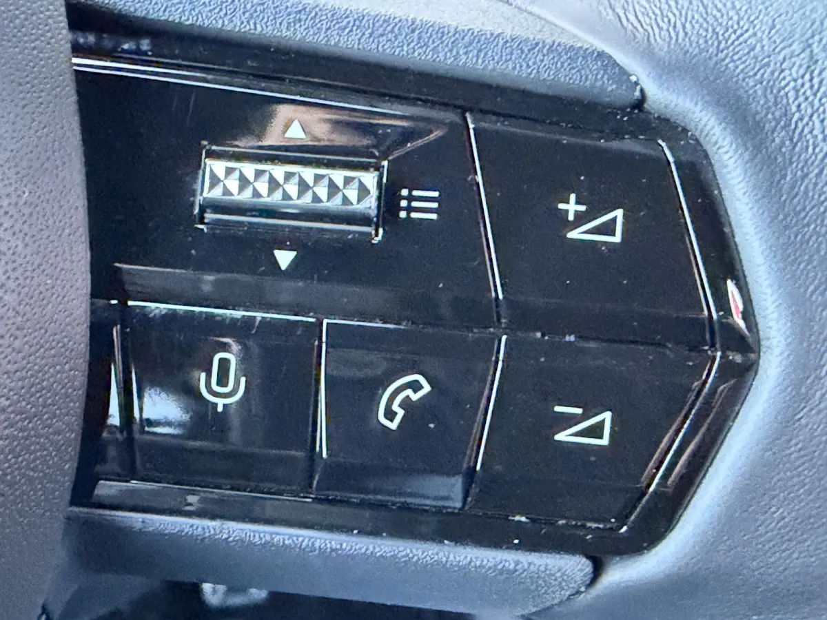 1.2 Turbo Hybrid Ibrida Speciale (Elektrische Klep - LED - Keyless Entry - Parkeersensoren V+A - Stoelverwarming - Adaptieve Cruise Controle - Camera - 18")