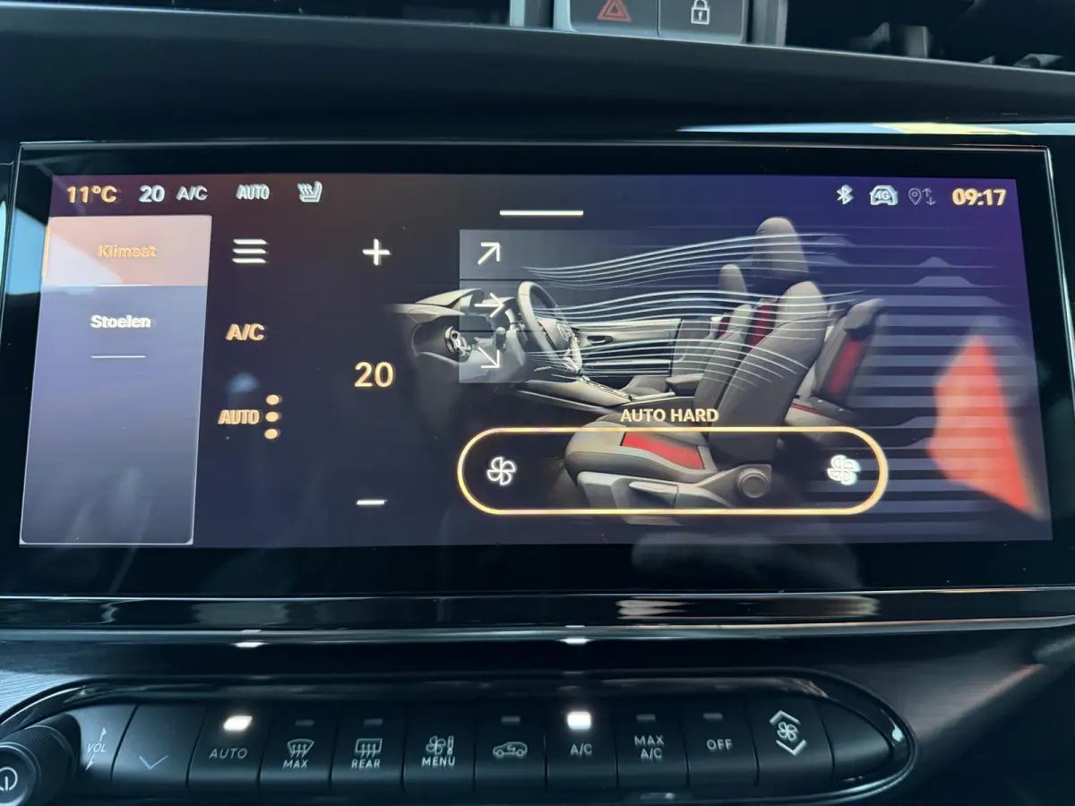 1.2 Turbo Hybrid Ibrida Speciale (Elektrische Klep - LED - Keyless Entry - Parkeersensoren V+A - Stoelverwarming - Adaptieve Cruise Controle - Camera - 18")