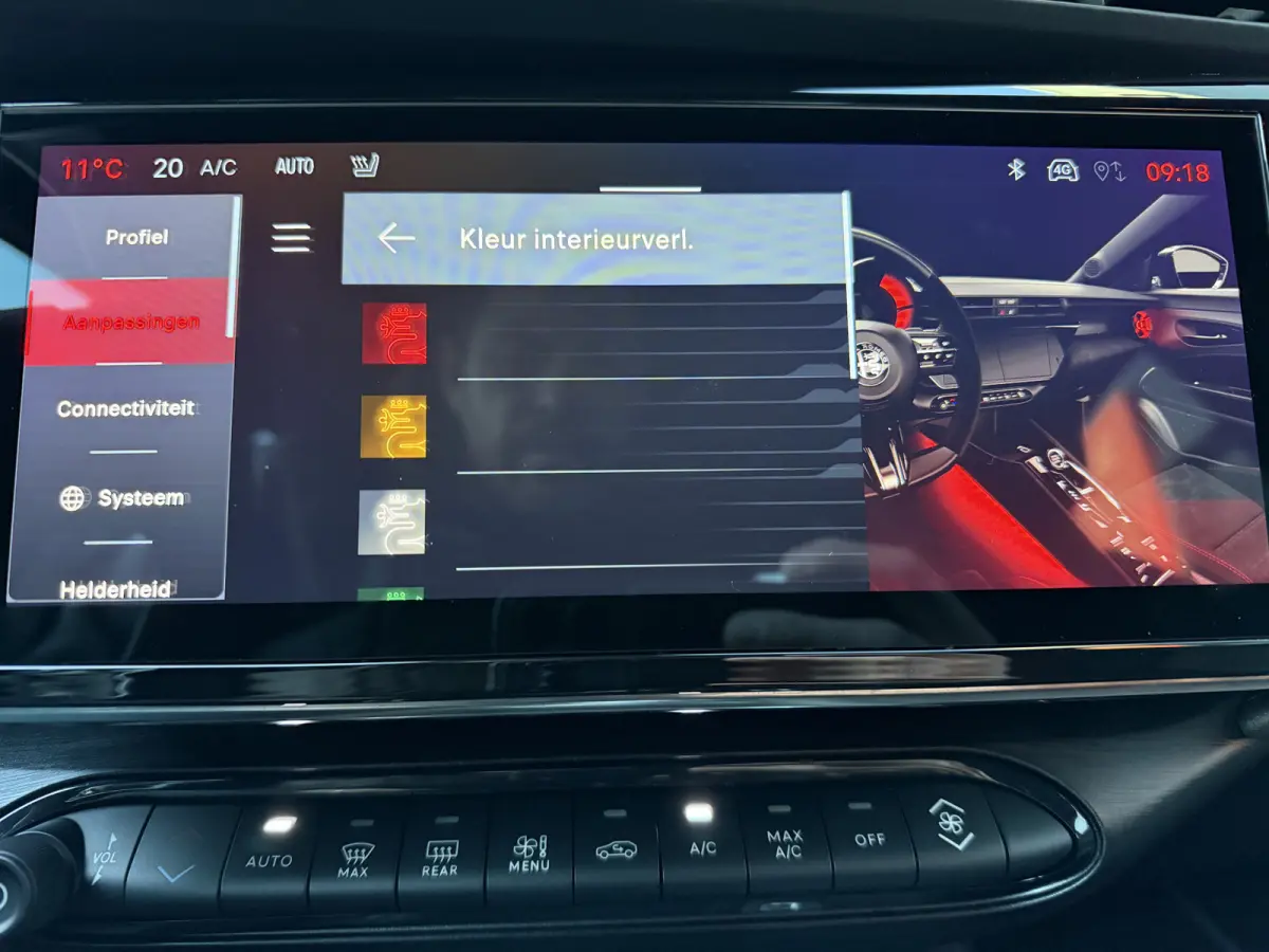 1.2 Turbo Hybrid Ibrida Speciale (Elektrische Klep - LED - Keyless Entry - Parkeersensoren V+A - Stoelverwarming - Adaptieve Cruise Controle - Camera - 18")