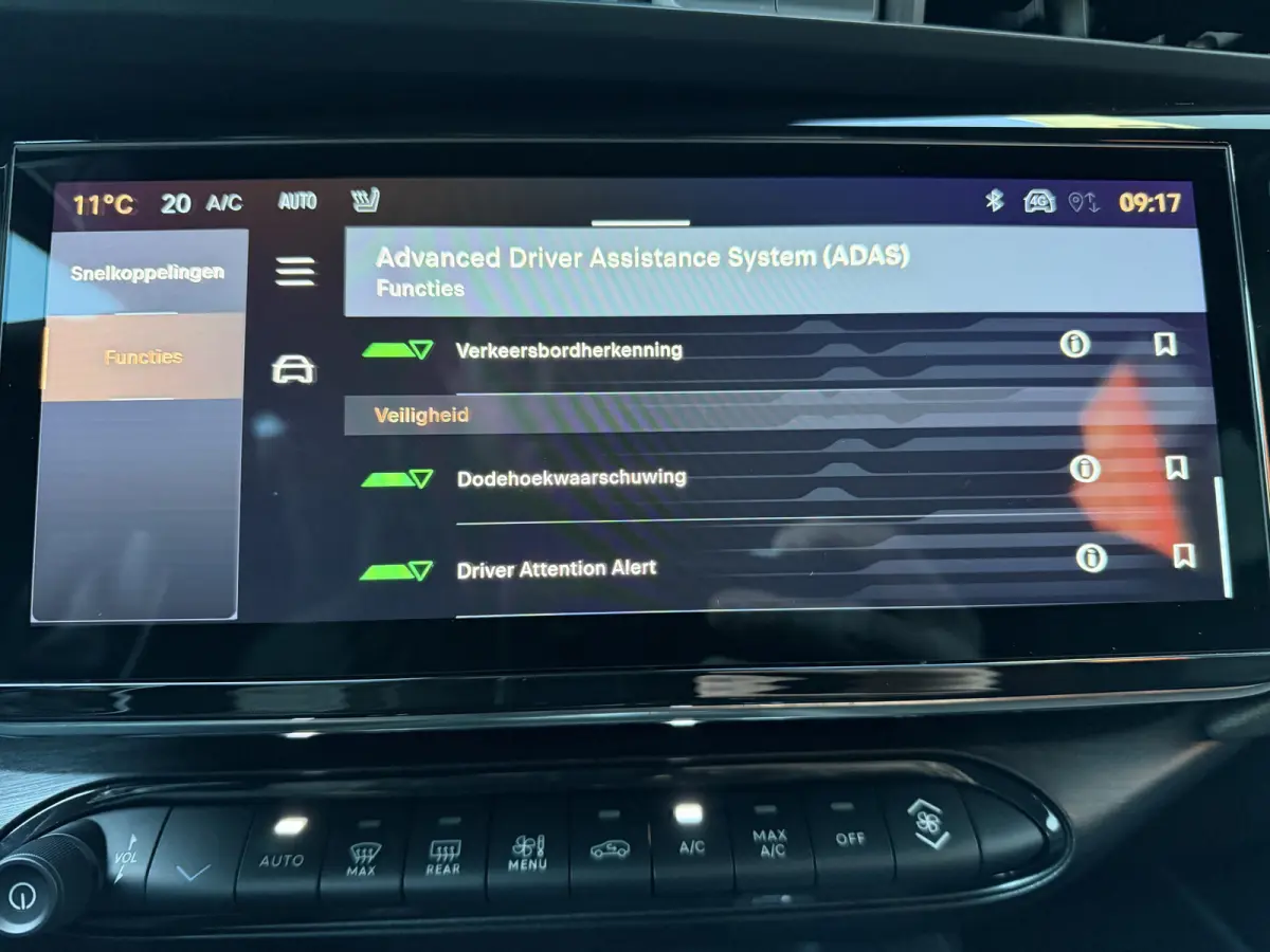 1.2 Turbo Hybrid Ibrida Speciale (Elektrische Klep - LED - Keyless Entry - Parkeersensoren V+A - Stoelverwarming - Adaptieve Cruise Controle - Camera - 18")