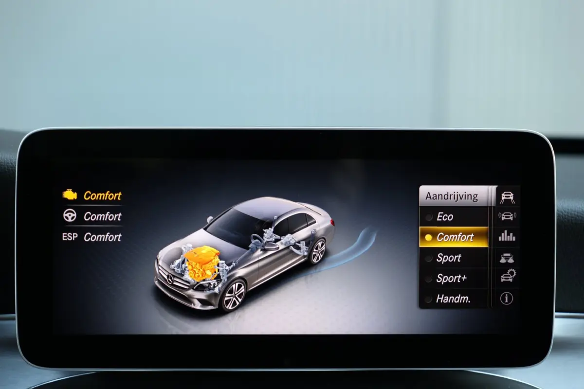 180 AMG | panoramadak | dodehoek detectie | apple carplay | leder | sfeerverlichting | achteruitrijcamera