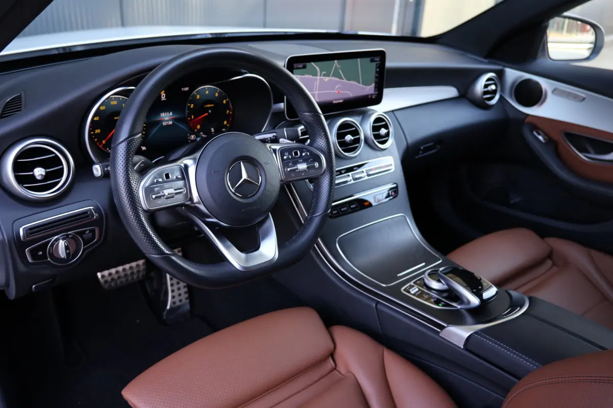 180 AMG | panoramadak | dodehoek detectie | apple carplay | leder | sfeerverlichting | achteruitrijcamera