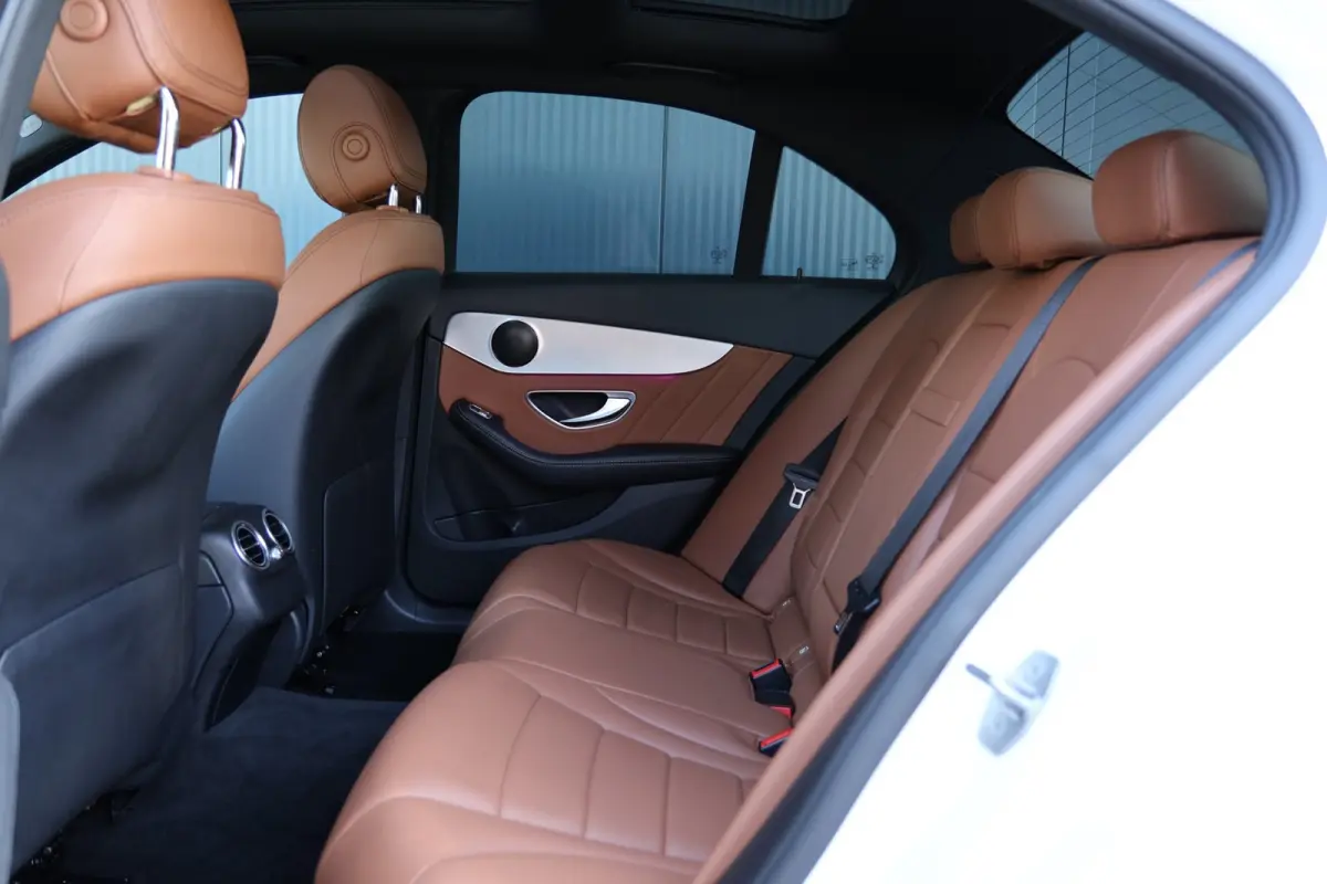 180 AMG | panoramadak | dodehoek detectie | apple carplay | leder | sfeerverlichting | achteruitrijcamera