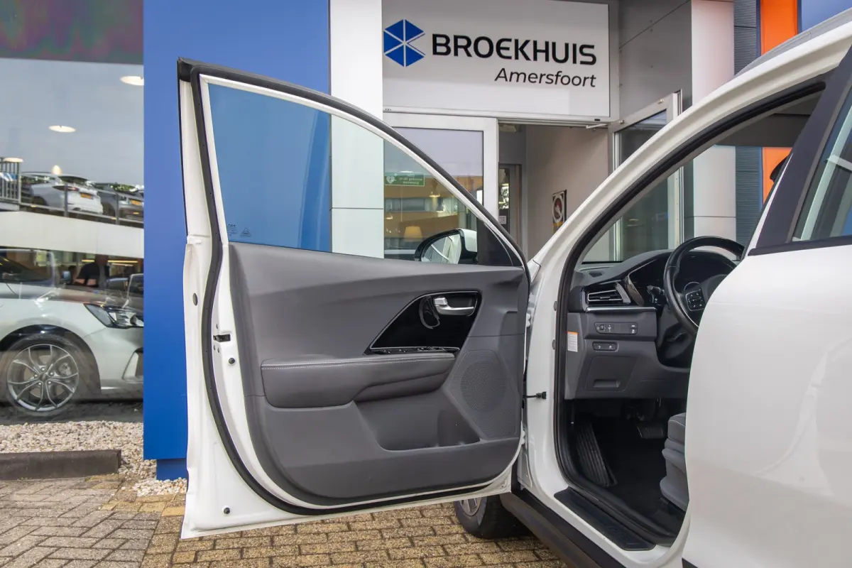 DynamicLine 64 kWh | Apple Carplay/Android Auto | Stuur/Stoel verwarming | Adaptive Cruise Control | Camera | Achteruitrijcamera | Apple Carplay/Android Auto|telefoonintegratie premium | Cru