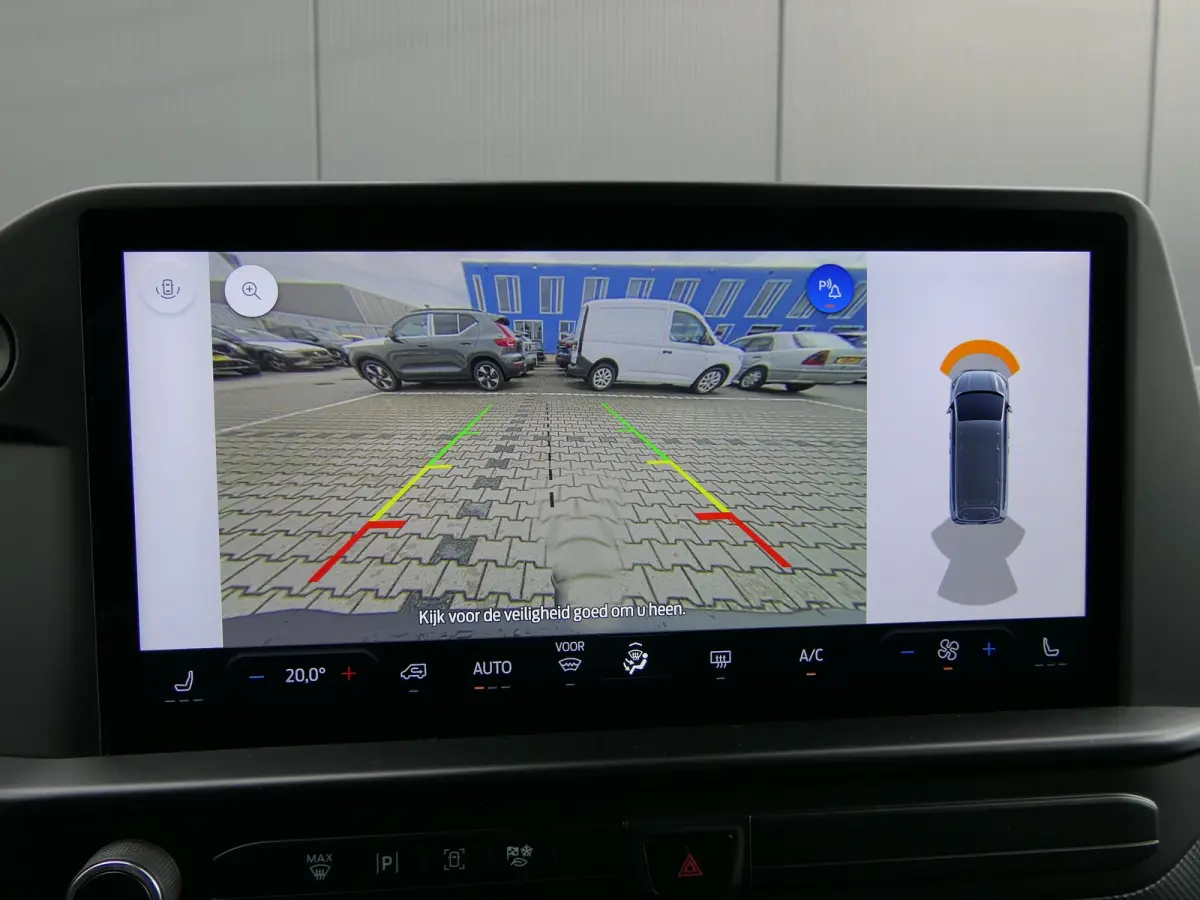 300 2.0 TDCI L2H1 Trend 170pk Automaat | Trekhaak | Camera | Stoelverwarming | LED Koplampen | CarPlay/Android Auto | Bijrijdersbank