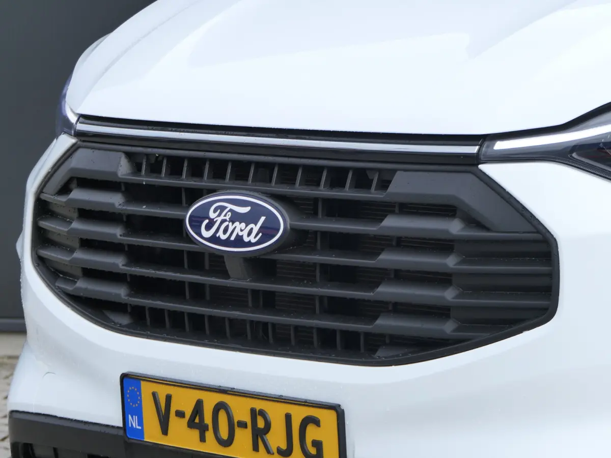 300 2.0 TDCI L2H1 Trend 170pk Automaat | Trekhaak | Camera | Stoelverwarming | LED Koplampen | CarPlay/Android Auto | Bijrijdersbank