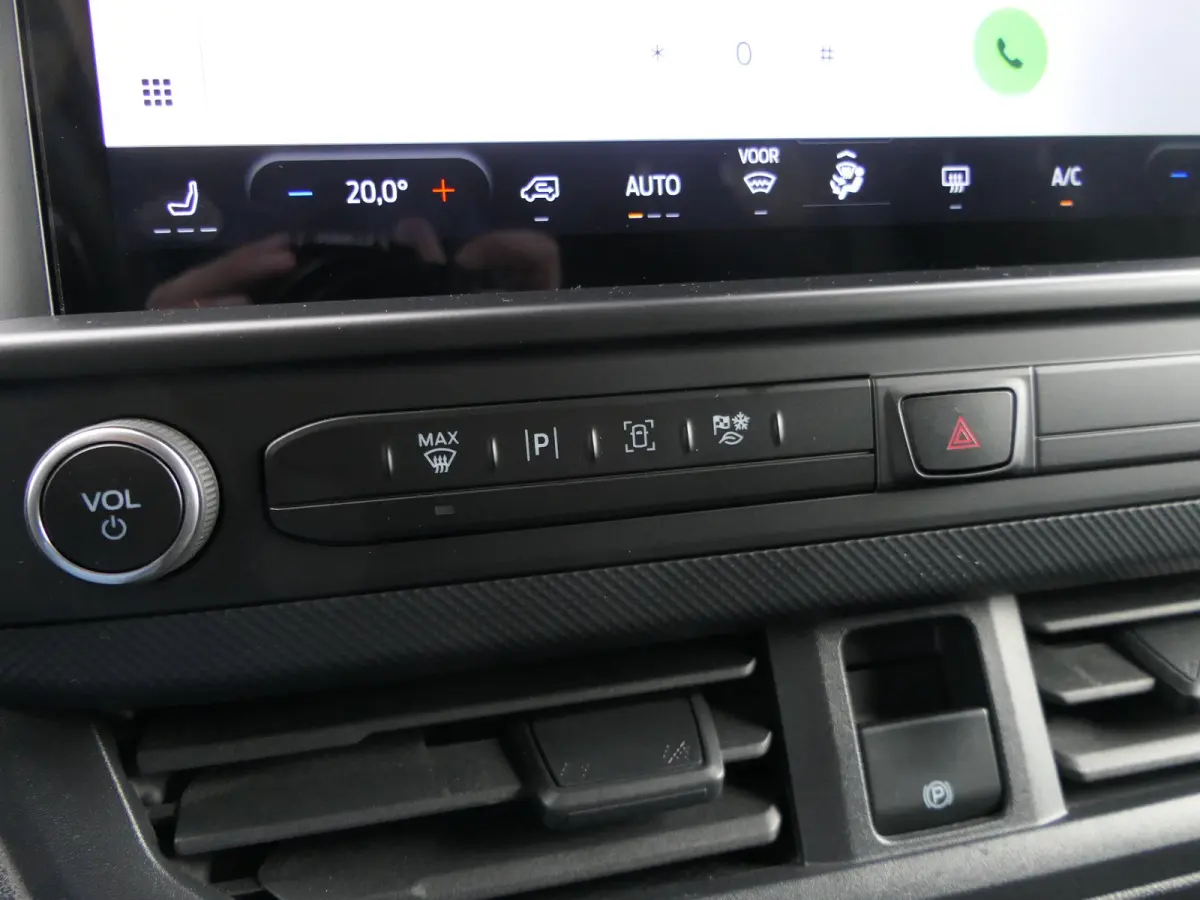 300 2.0 TDCI L2H1 Trend 170pk Automaat | Trekhaak | Camera | Stoelverwarming | LED Koplampen | CarPlay/Android Auto | Bijrijdersbank
