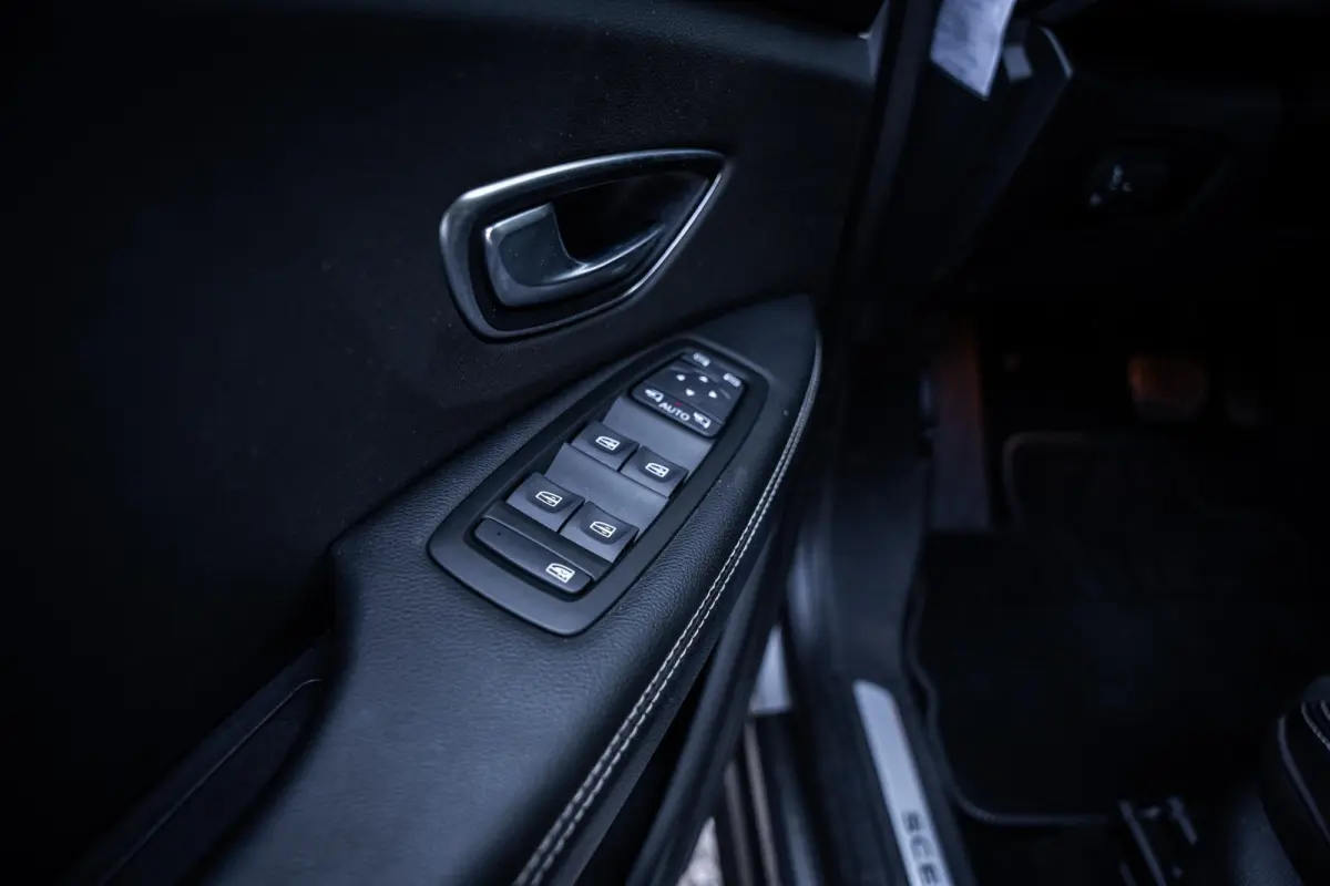 1.3 TCe 140pk AUT-7 Intens Org.NL|Trekhaak|Camera|Climate|LED|20"