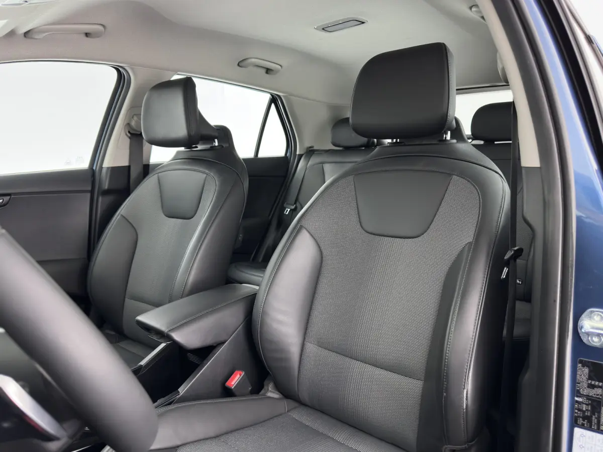 DynamicLine 64.8 kWh [3-Fase-11kW] {SoH-100%} (INCL-BTW) Aut. *LEATHER-FABRIC | ADAPTIVE-CRUISE | DIGI-COCKPIT | KEYLESS | CAMERA | DAB | COMFORTSEATS | SHIFTPADDLES | ECC | PDC | CARPLAY | 