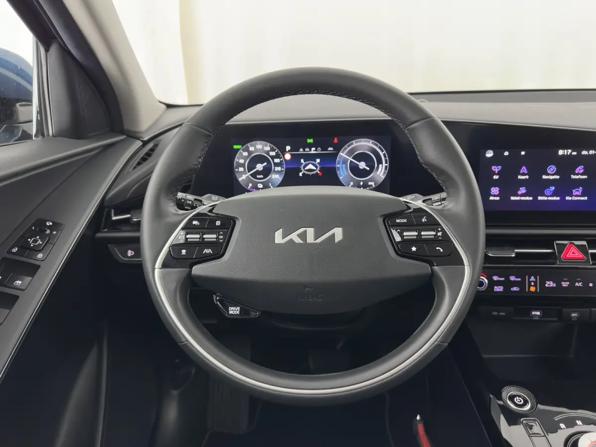 DynamicLine 64.8 kWh [3-Fase-11kW] {SoH-100%} (INCL-BTW) Aut. *LEATHER-FABRIC | ADAPTIVE-CRUISE | DIGI-COCKPIT | KEYLESS | CAMERA | DAB | COMFORTSEATS | SHIFTPADDLES | ECC | PDC | CARPLAY | 