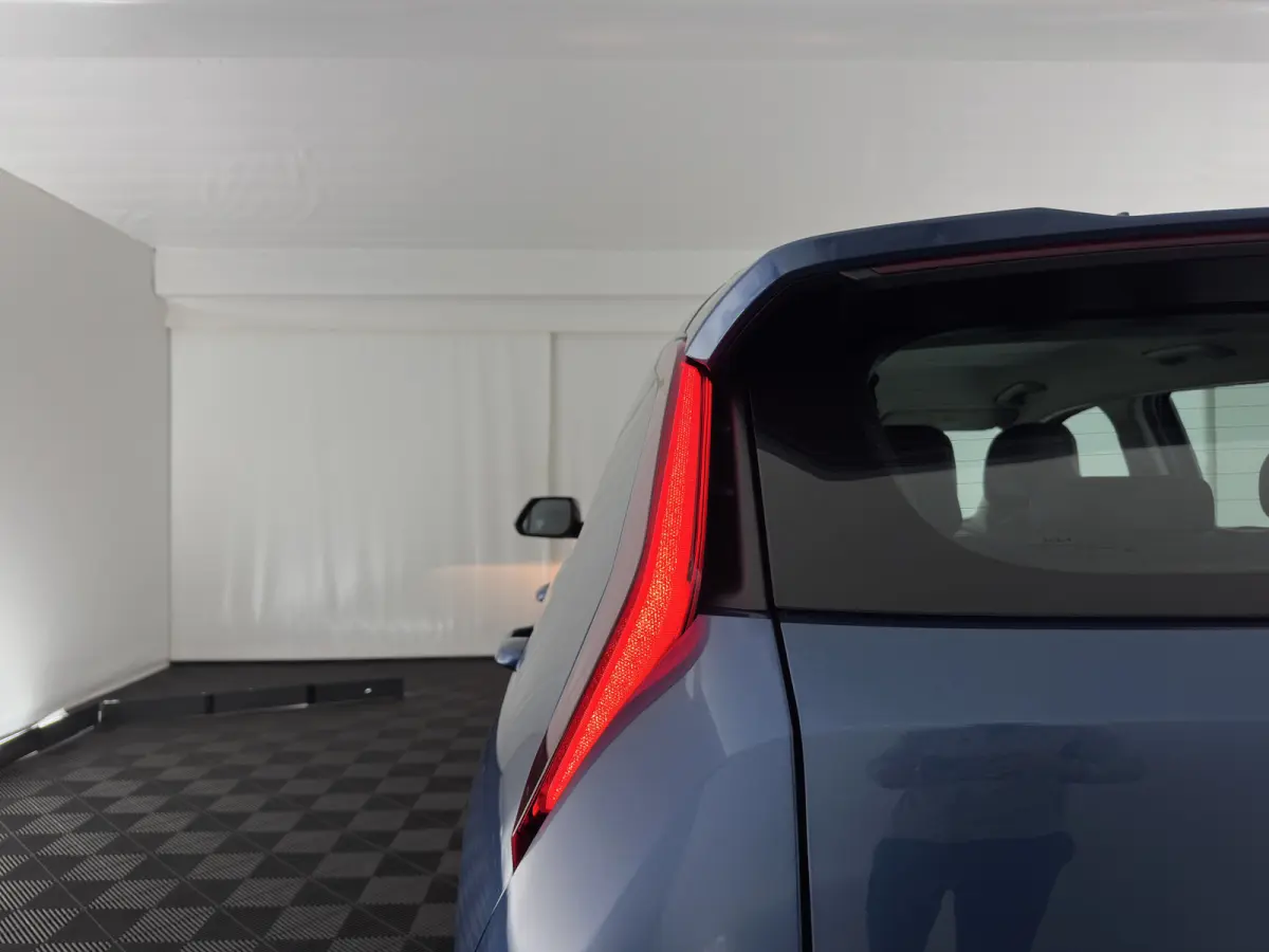 DynamicLine 64.8 kWh [3-Fase-11kW] {SoH-100%} (INCL-BTW) Aut. *LEATHER-FABRIC | ADAPTIVE-CRUISE | DIGI-COCKPIT | KEYLESS | CAMERA | DAB | COMFORTSEATS | SHIFTPADDLES | ECC | PDC | CARPLAY | 