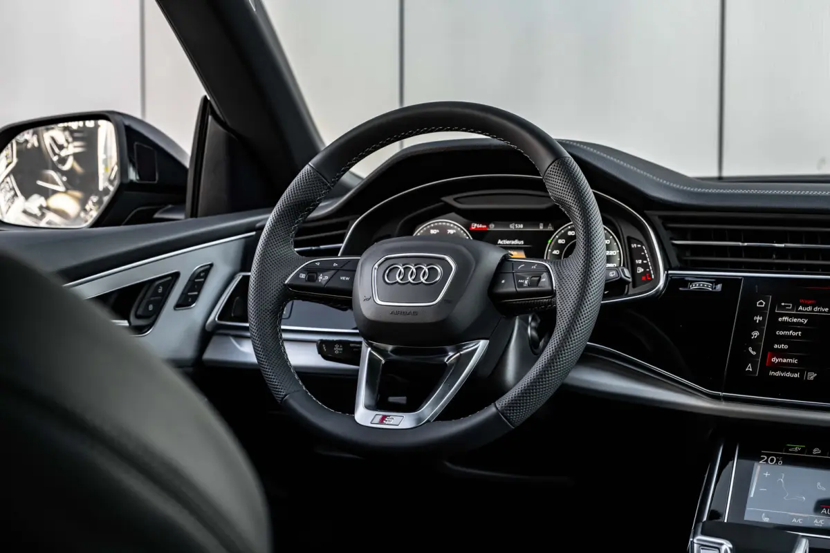 55 TFSI e 290 kW / 394 pk tiptronic quattro Pro Line S | Adaptive air suspension sport | Adaptive cruise control | Audi Connect diensten