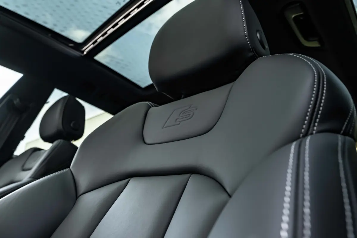 55 TFSI e 290 kW / 394 pk tiptronic quattro Pro Line S | Adaptive air suspension sport | Adaptive cruise control | Audi Connect diensten