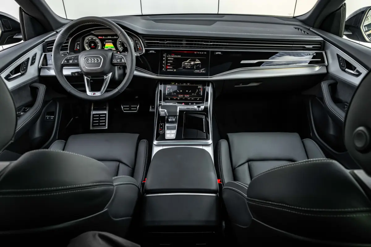 55 TFSI e 290 kW / 394 pk tiptronic quattro Pro Line S | Adaptive air suspension sport | Adaptive cruise control | Audi Connect diensten