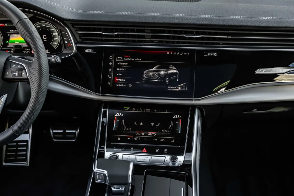 55 TFSI e 290 kW / 394 pk tiptronic quattro Pro Line S | Adaptive air suspension sport | Adaptive cruise control | Audi Connect diensten