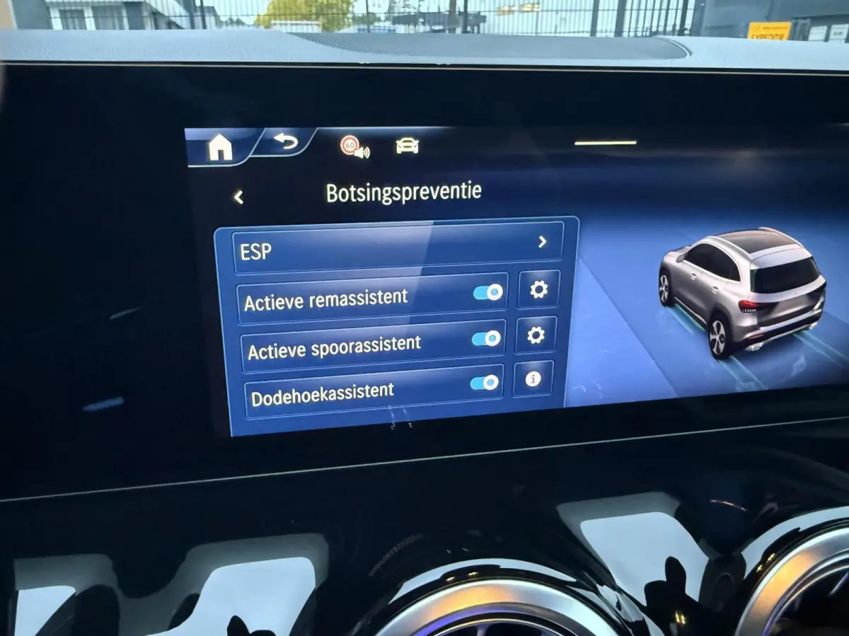 180 AMG Line MILD-HYBRID PANO LEER HEAD UP