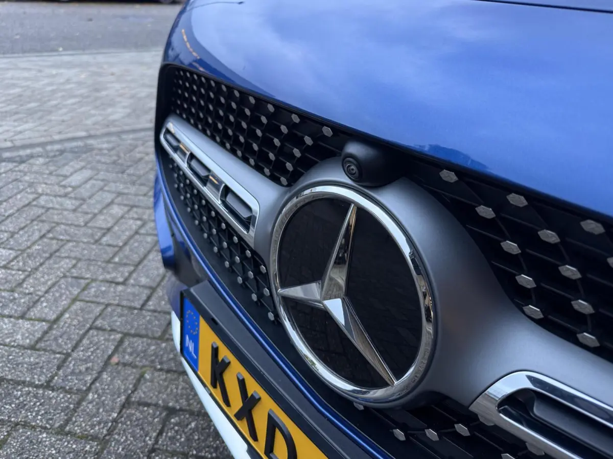 180 AMG Line MILD-HYBRID PANO LEER HEAD UP