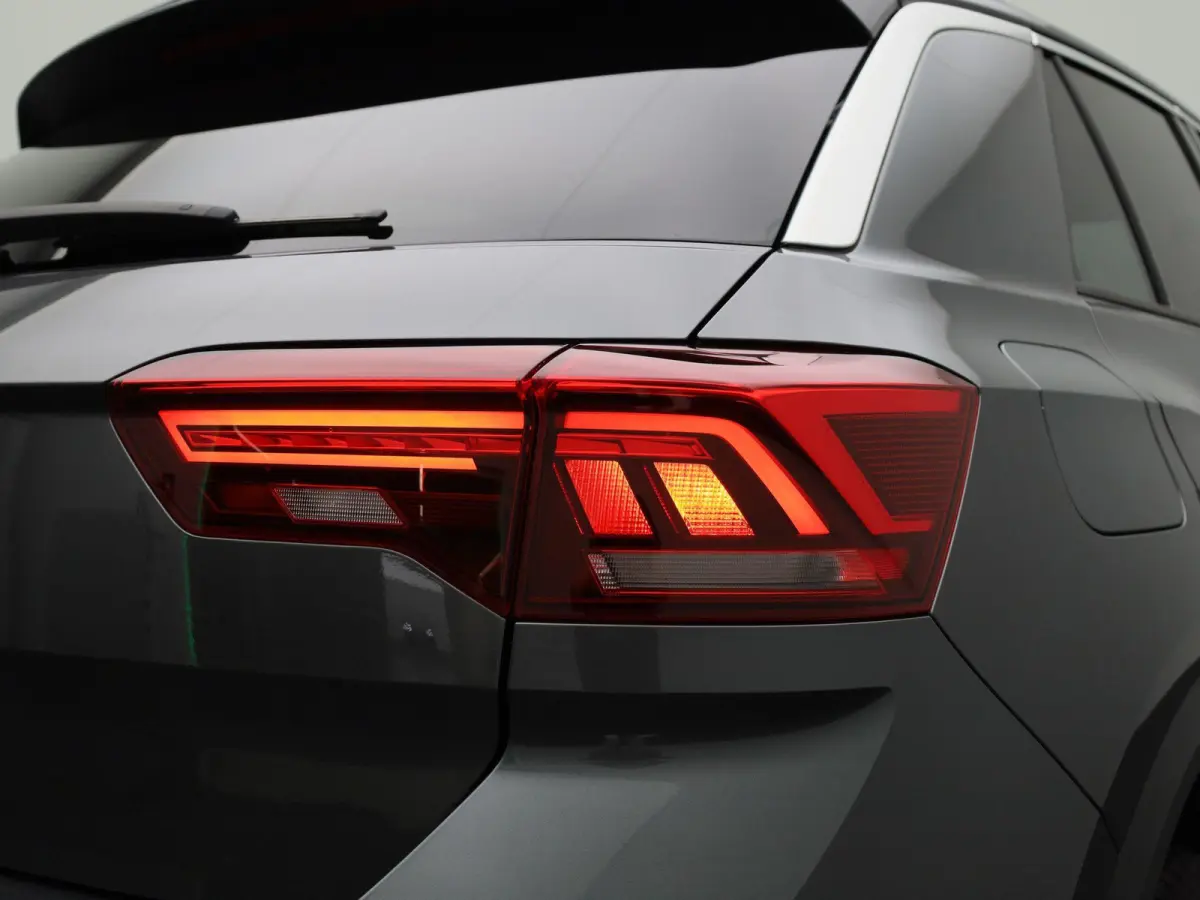 1.0 TSI Life 75 Edition 110 PK | Camera | Adaptive Cruise Control | Parkeersensoren | Apple Carplay | Android Auto | Digital Cockpit Pro | Lichtmetalen velgen |