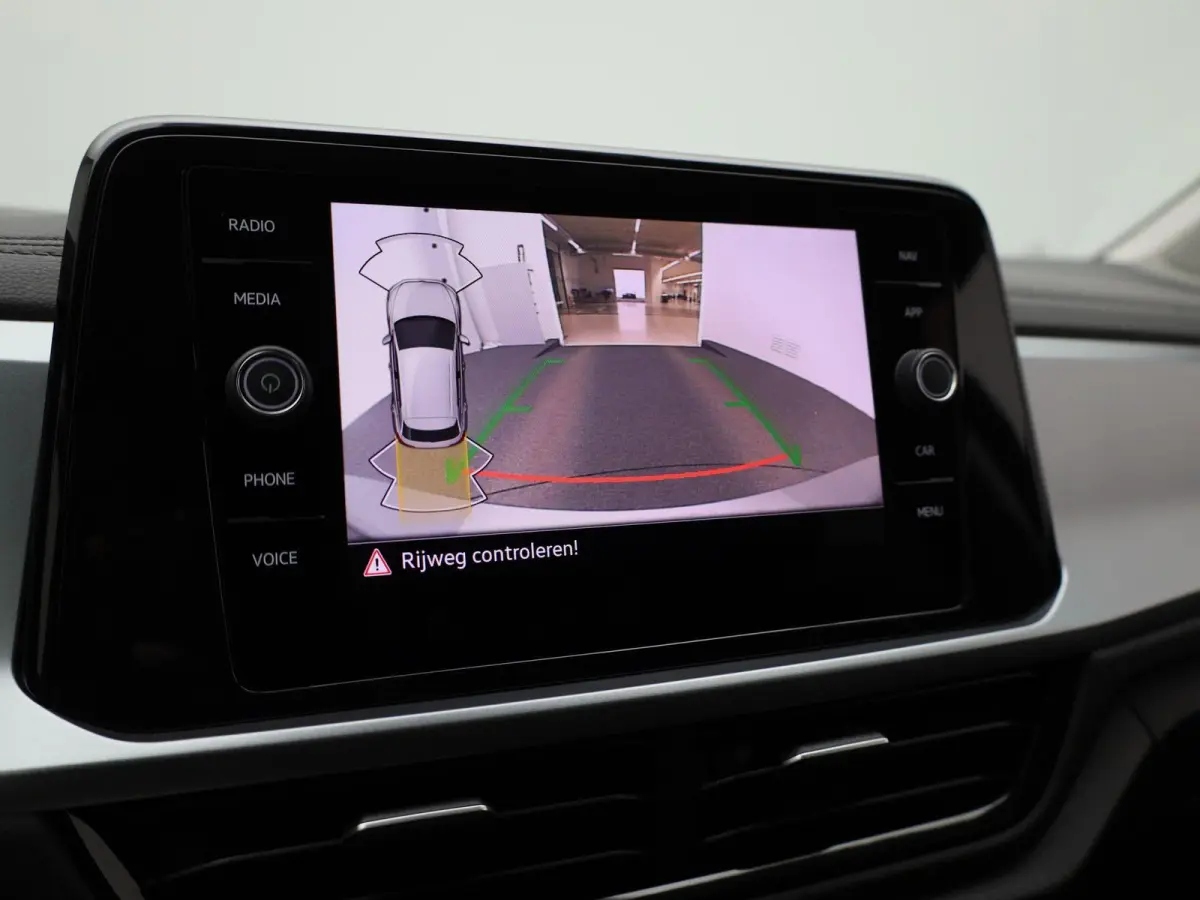 1.0 TSI Life 75 Edition 110 PK | Camera | Adaptive Cruise Control | Parkeersensoren | Apple Carplay | Android Auto | Digital Cockpit Pro | Lichtmetalen velgen |