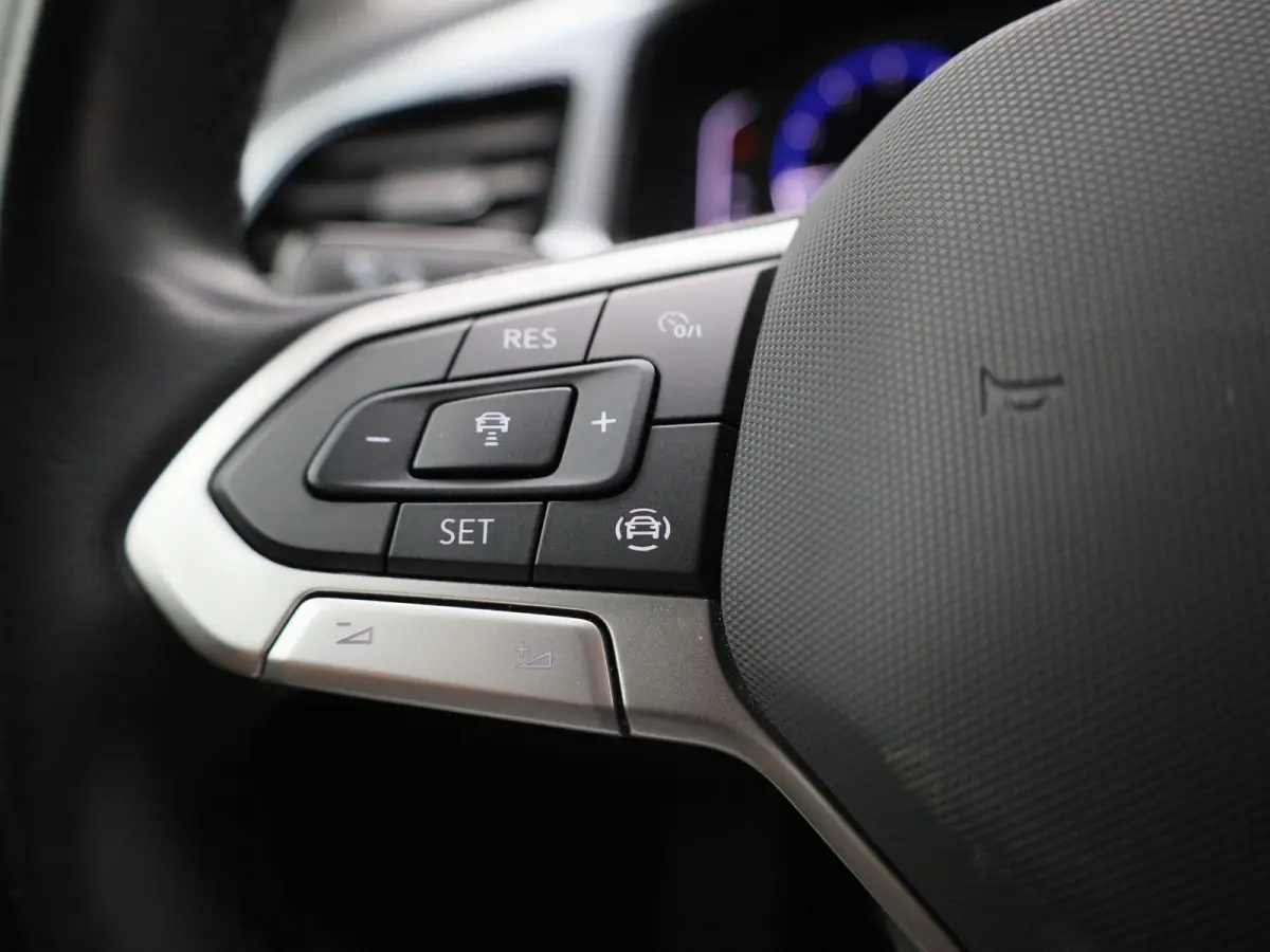 1.0 TSI Life 75 Edition 110 PK | Camera | Adaptive Cruise Control | Parkeersensoren | Apple Carplay | Android Auto | Digital Cockpit Pro | Lichtmetalen velgen |