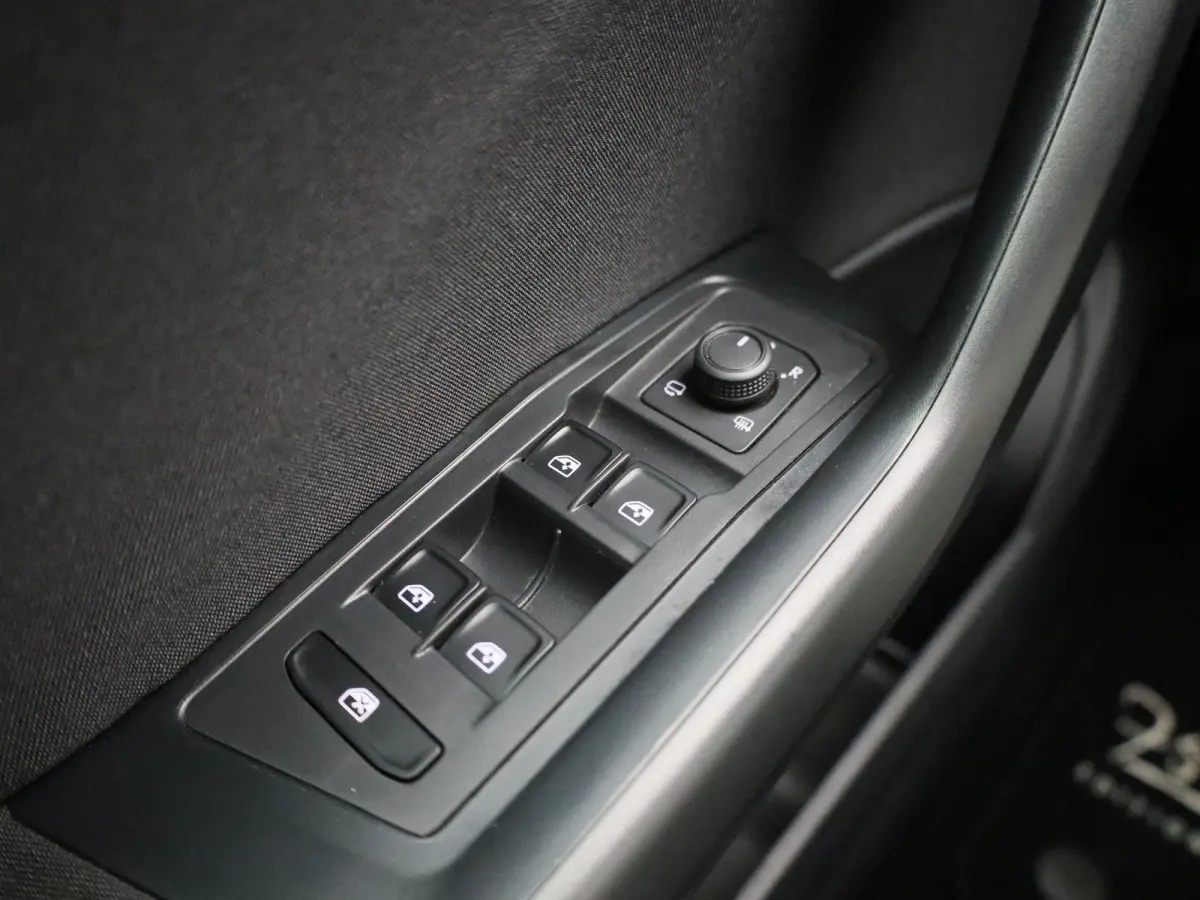 1.0 TSI Life 75 Edition 110 PK | Camera | Adaptive Cruise Control | Parkeersensoren | Apple Carplay | Android Auto | Digital Cockpit Pro | Lichtmetalen velgen |