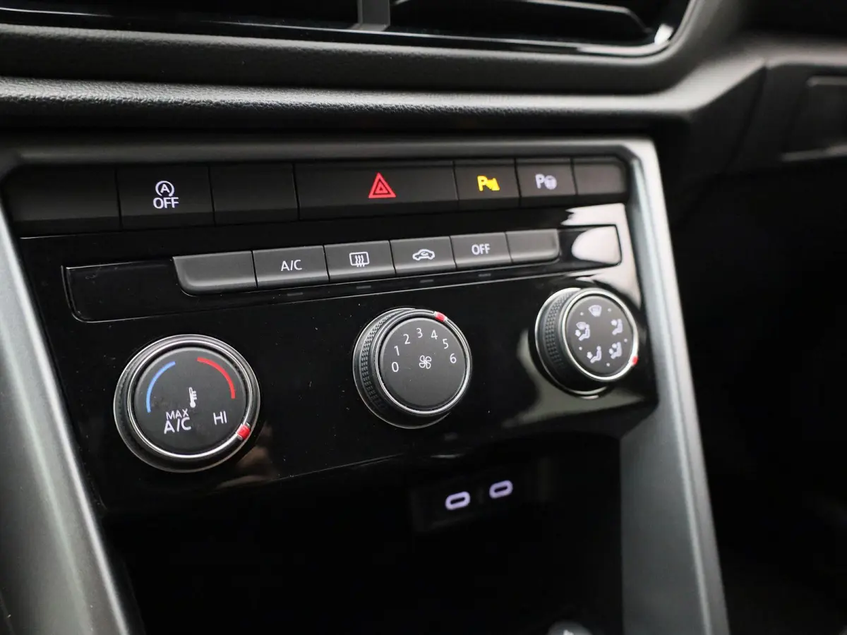 1.0 TSI Life 75 Edition 110 PK | Camera | Adaptive Cruise Control | Parkeersensoren | Apple Carplay | Android Auto | Digital Cockpit Pro | Lichtmetalen velgen |