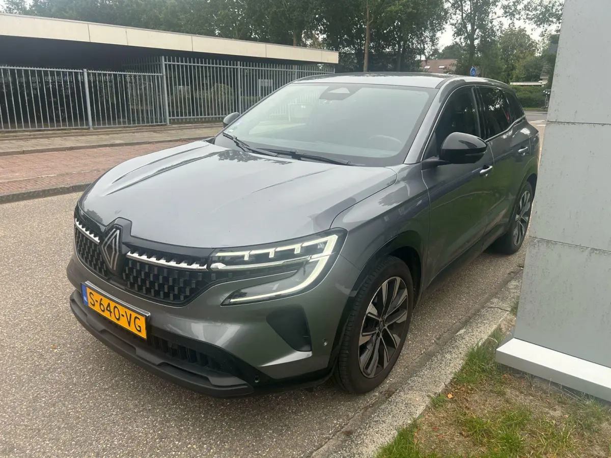 techno E-Tech full hybrid 200 | Pack advanced driving assist | Pack Comfort | pack around view camera | Pack Safety |