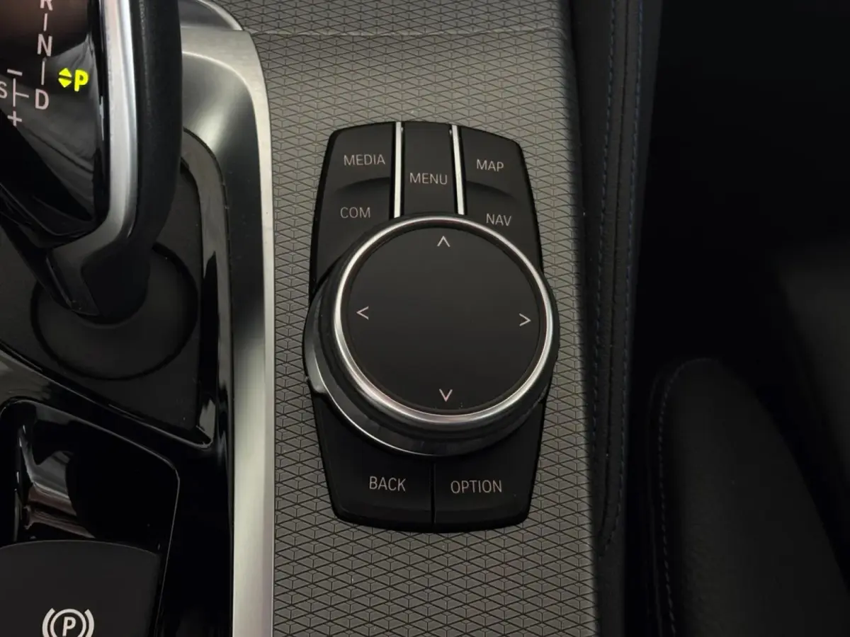 530e iPerformance High Executive(Dealer OnderH, Navi Prof, Comfort Zetels, Harman/ Kardon, Head-up, 360 camera, Etc)