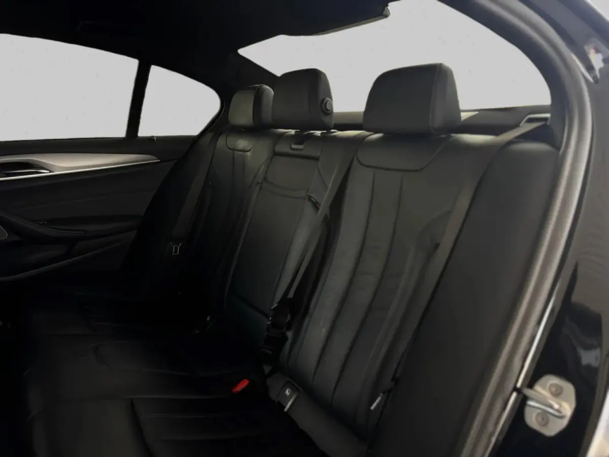 530e iPerformance High Executive(Dealer OnderH, Navi Prof, Comfort Zetels, Harman/ Kardon, Head-up, 360 camera, Etc)