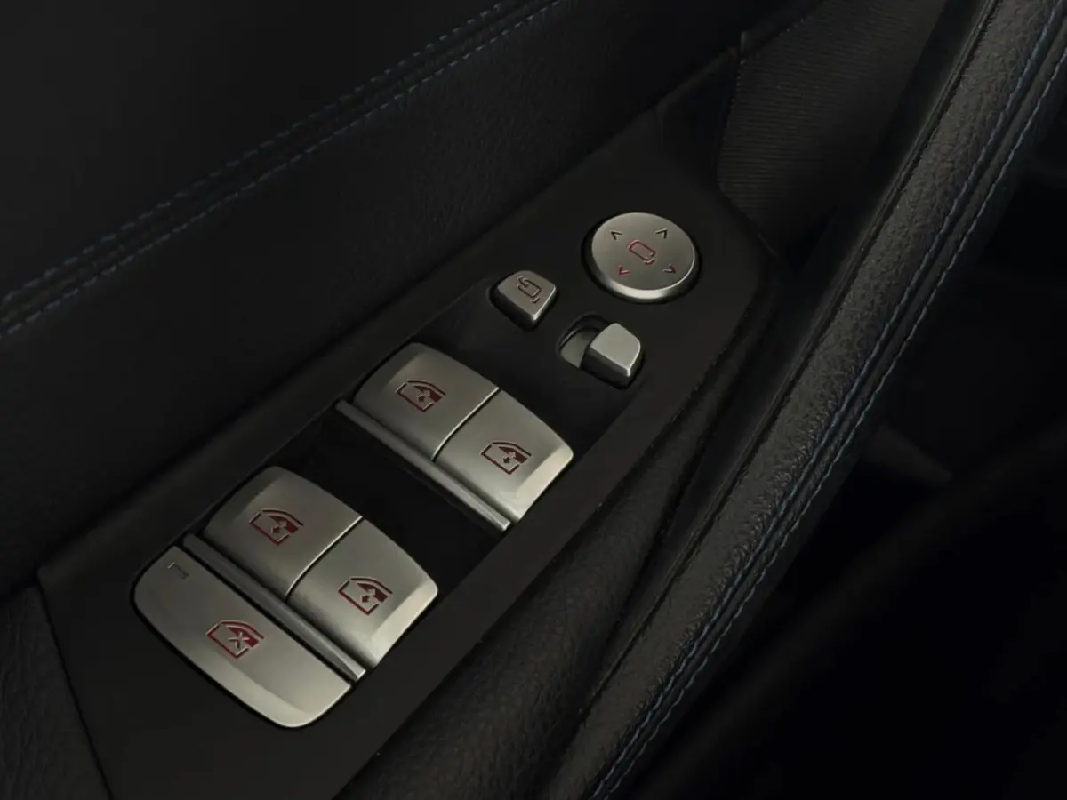 530e iPerformance High Executive(Dealer OnderH, Navi Prof, Comfort Zetels, Harman/ Kardon, Head-up, 360 camera, Etc)