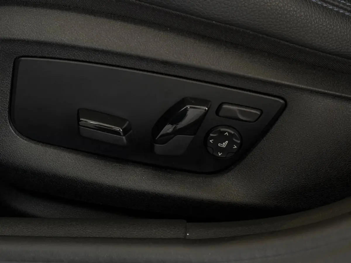 530e iPerformance High Executive(Dealer OnderH, Navi Prof, Comfort Zetels, Harman/ Kardon, Head-up, 360 camera, Etc)