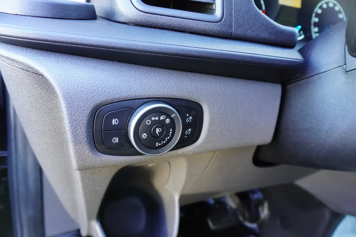 131pk Automaat L1H1 Trend Airco Cruise control Parkeersensoren Stoelverwarming Bluetooth Euro6