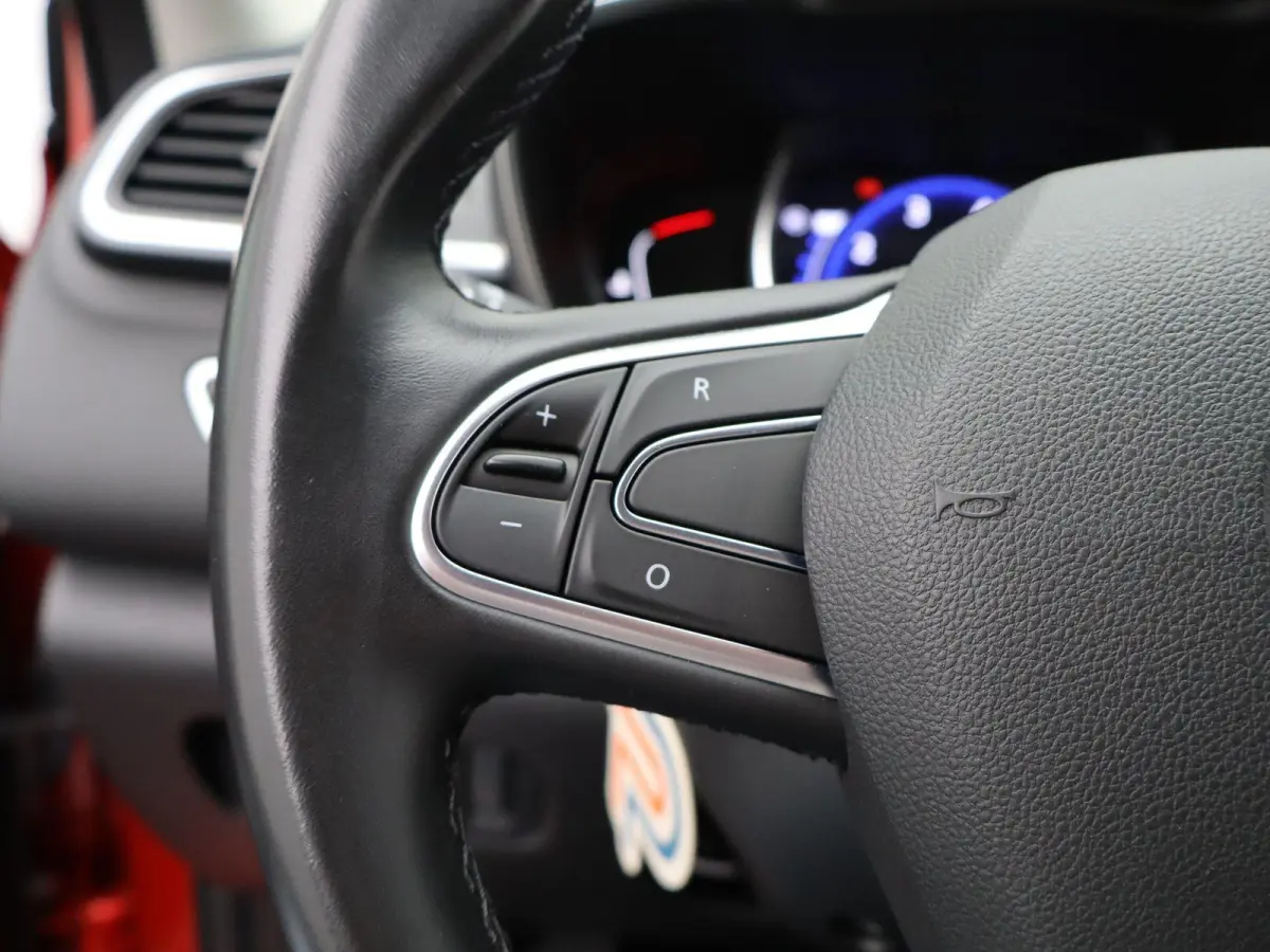 TCe 140 EDC GPF BOSE Edition | automaat | trekhaak |