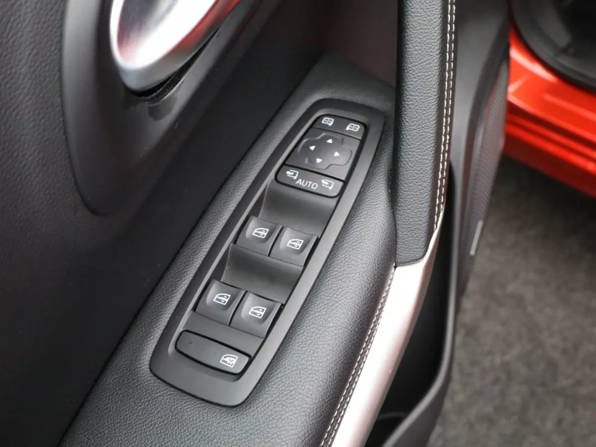 TCe 140 EDC GPF BOSE Edition | automaat | trekhaak |