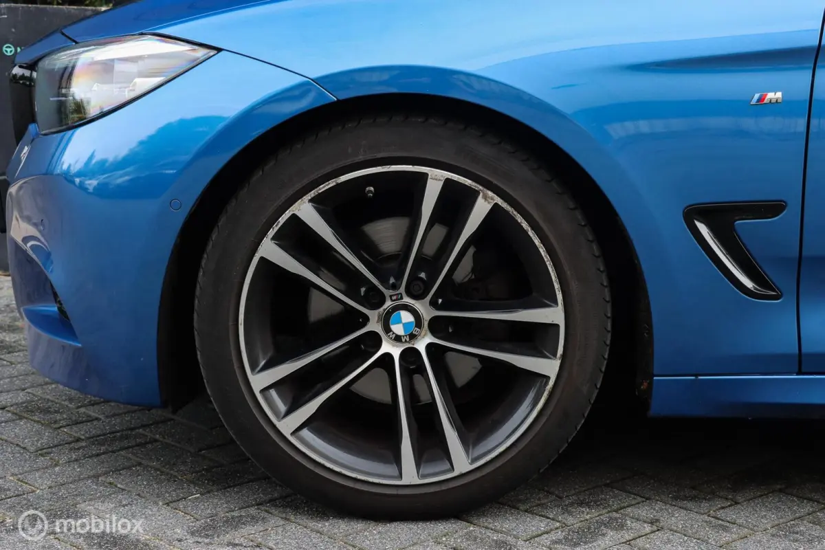 330i High Executive