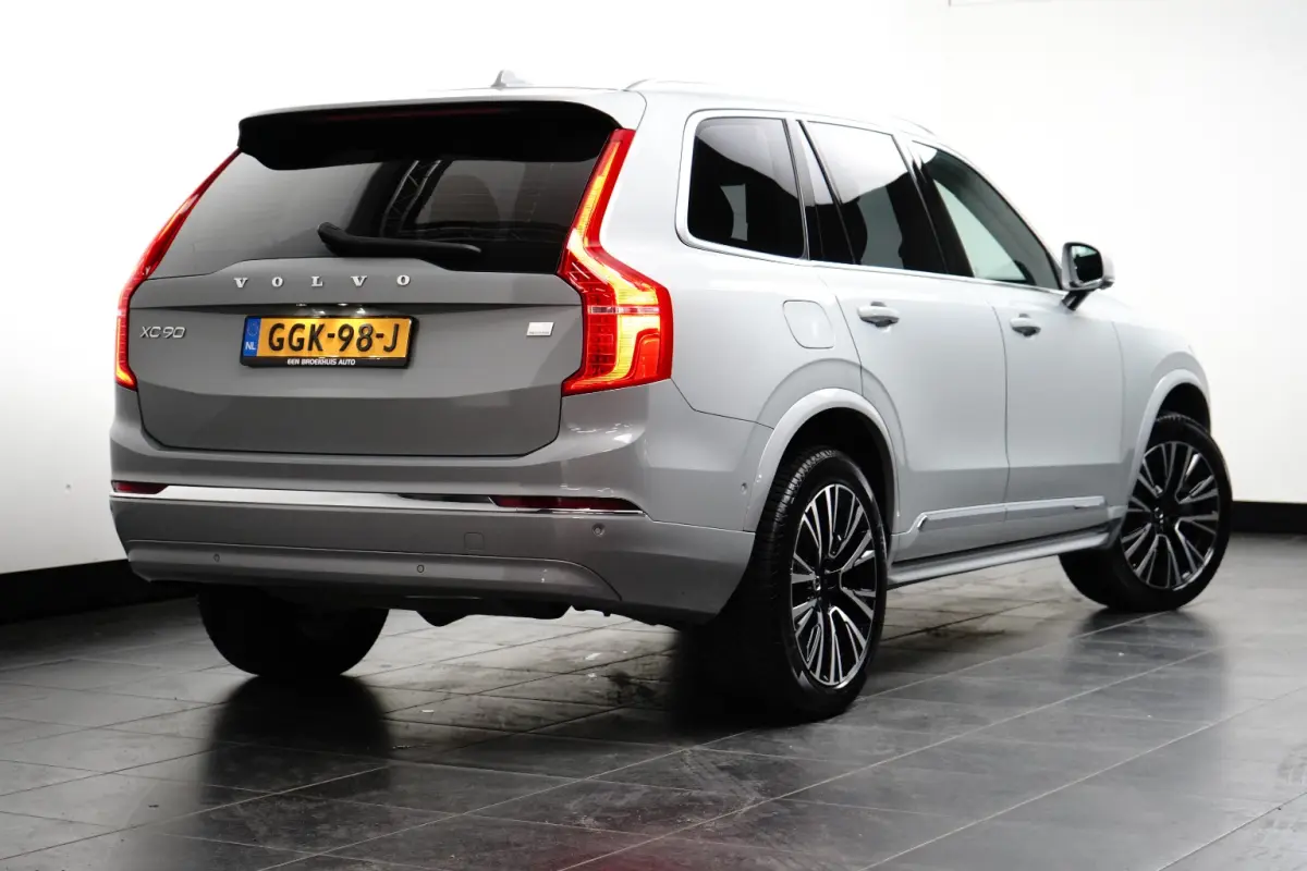 2.0 T8 Recharge AWD Plus Bright | BLIS | Leder | 20" | Harman Kardon |